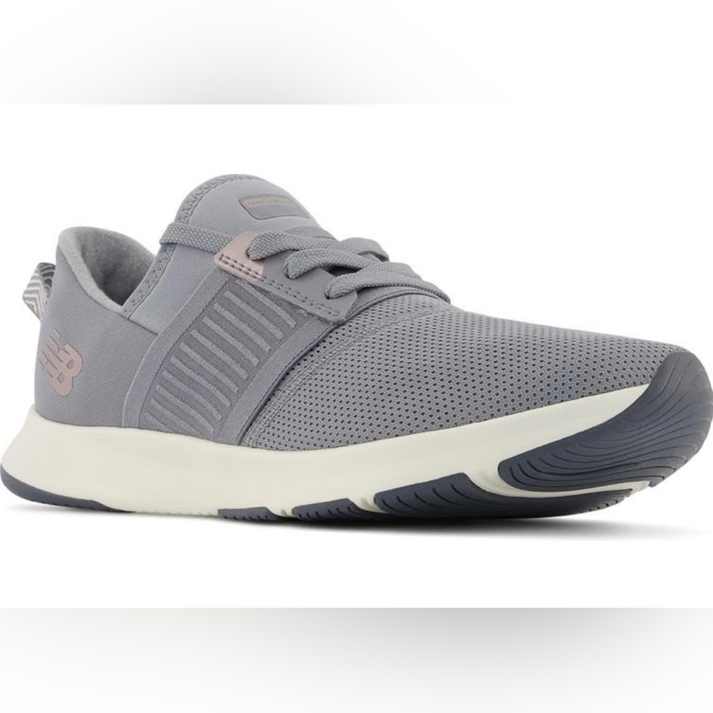 New Balance women’s Dynasoft Nergize sneakers